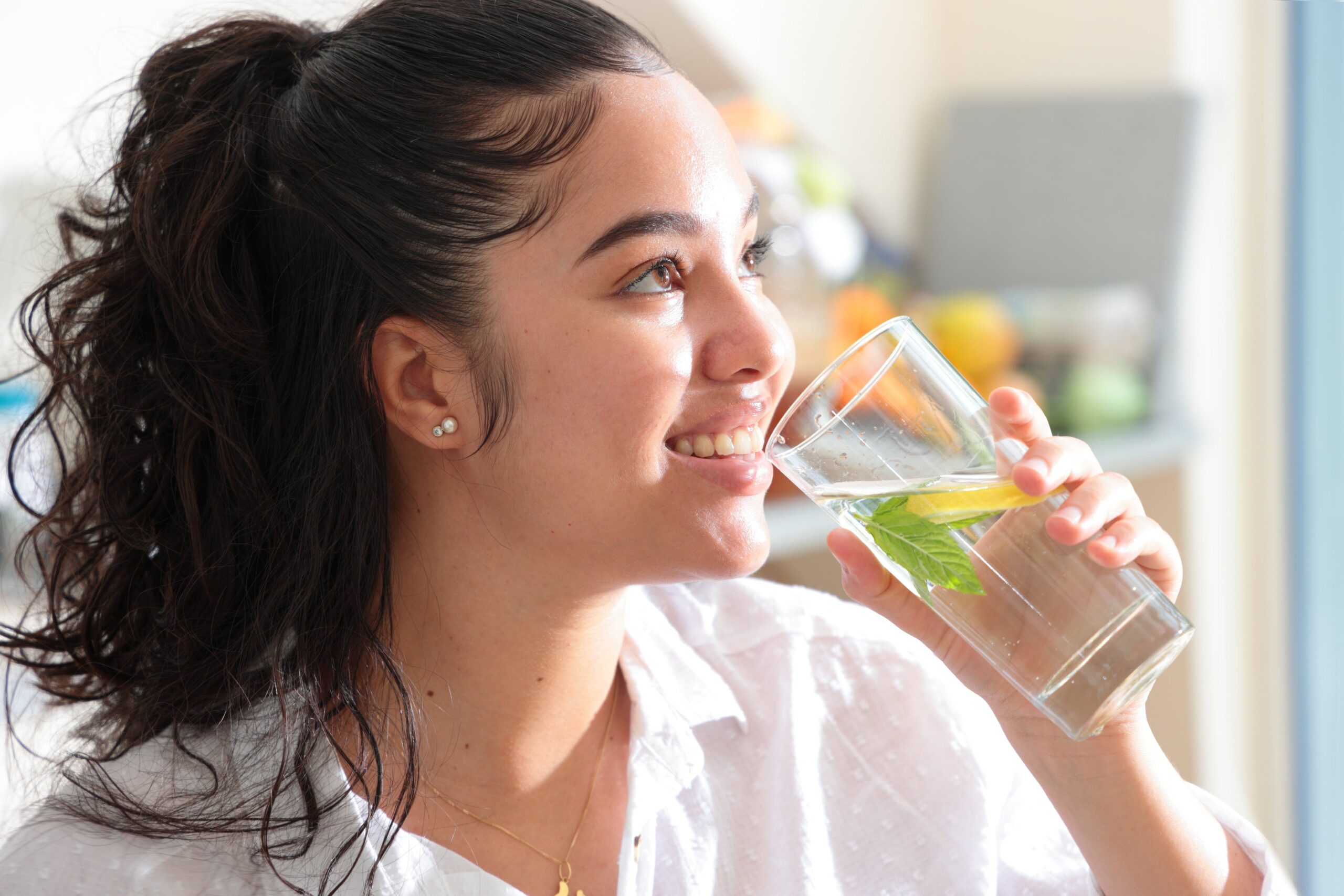 Is Soda Water Healthy To Drink? The Truth About Sparkling Water And Your Health